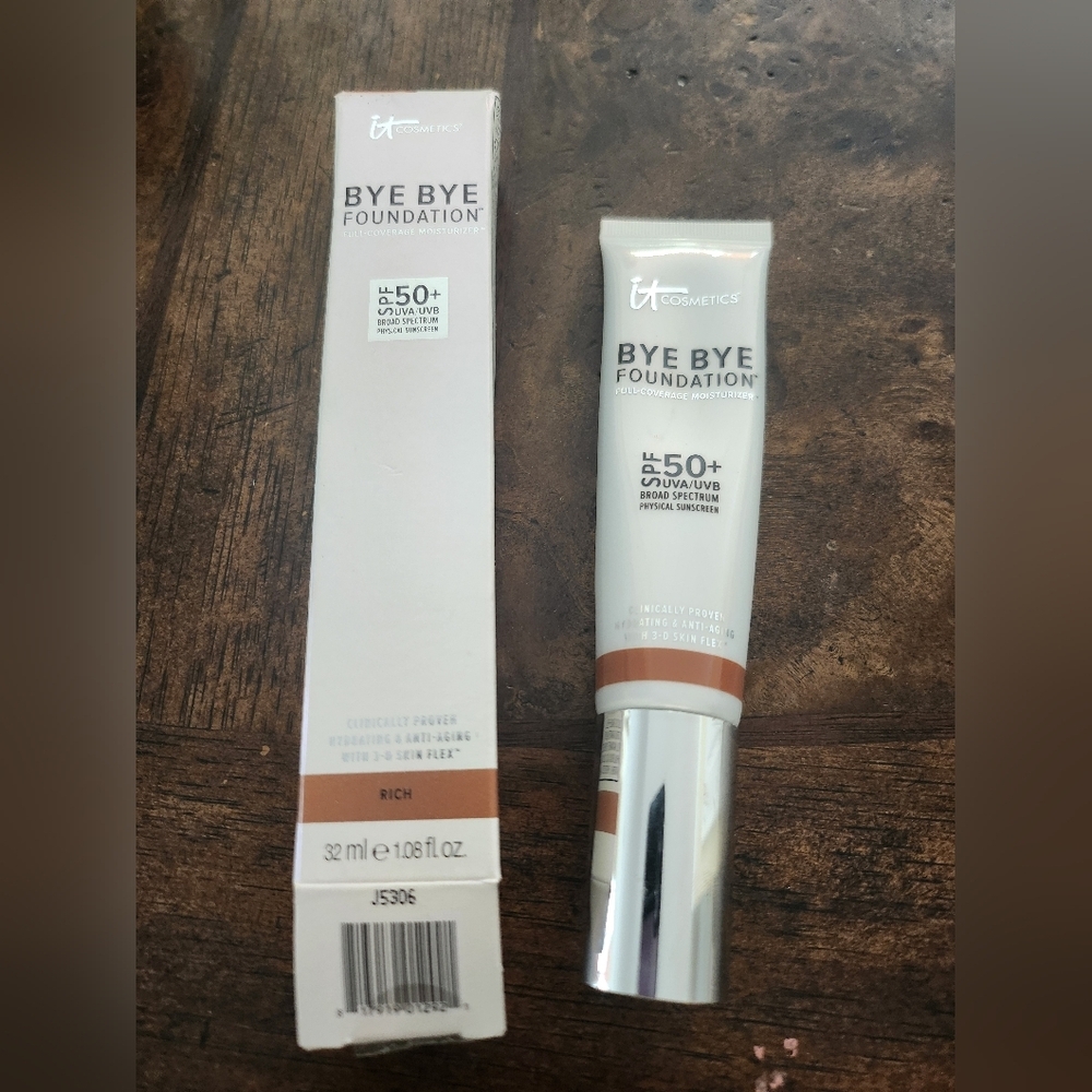 IT Cosmetics Bye Bye Foundation Full Coverage Moist With SPF 50 RICH